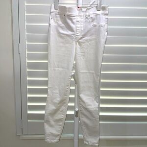 Women’s Spanx white shape and lift Jeggings size medium